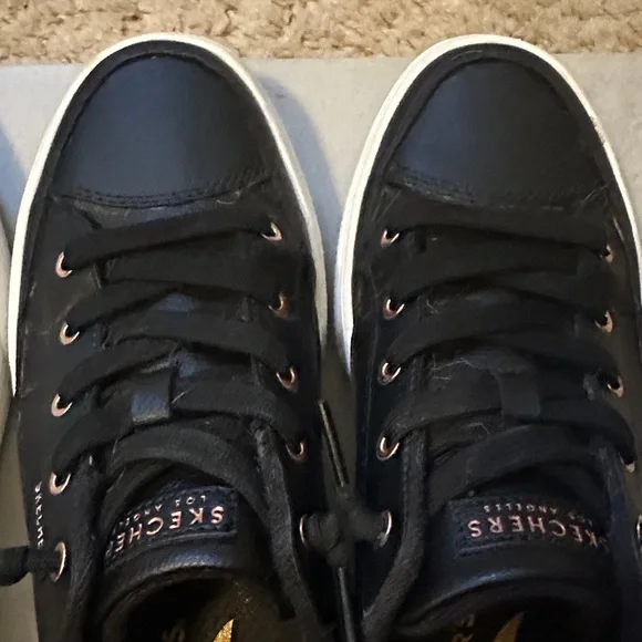 BOGO !!! Sketchers Arch Fit Arcade - Picture 12 of 14